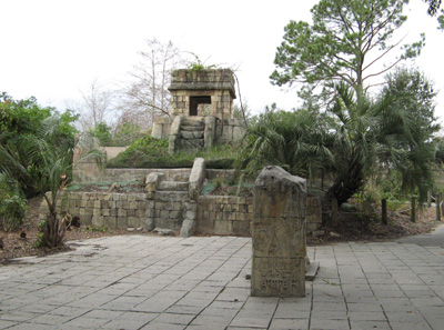 Mock-Mayan site, Audubon Zoo, New Orleans 2006