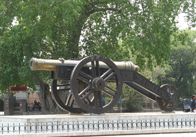 Zamzama (Kim's Gun) Cast at Lahore in 1757., Pakistan 2008