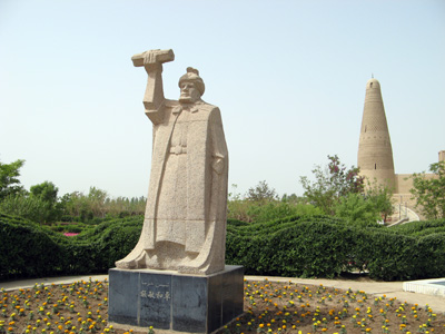 Statue of Eimnhoja Celebrating his grant as office of Prefect?, Around Turpan, Xinjiang 2008