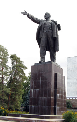 Lenin in Bishkek, Kyrgyzstan 2008