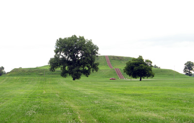Monk's Mound, from South, Cahokia, Chicago++ 2009