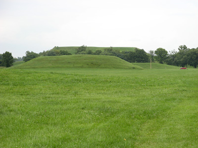 Monk's Mound, from West, Cahokia, Chicago++ 2009