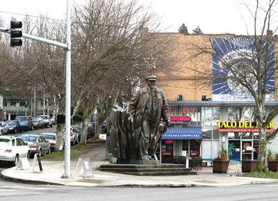 Lenin at the Taco del Mar Striding forward into History., Seattle 2009