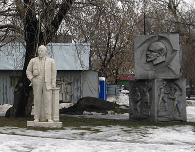 Sculpture Garden: Two Lenins, Tretyakov Galleries, Moscow & St Petersburg 2009