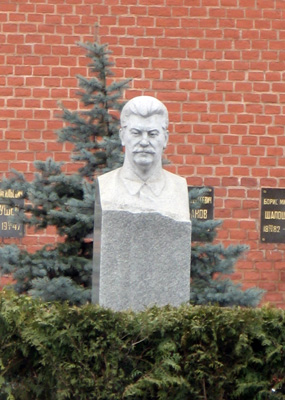 Kremlin Wall: Stalin's Grave, Central Moscow, Moscow & St Petersburg 2009