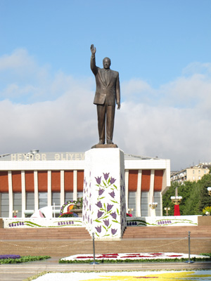 Heydar Aliyev Statue Park decorated for a flower festival (?), Baku, 2011 Azerbaijan + Iran + Armenia