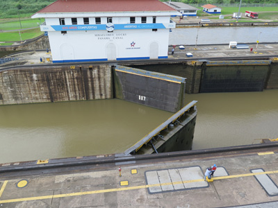 Gates opening, Miraflores Locks, Panama 2014