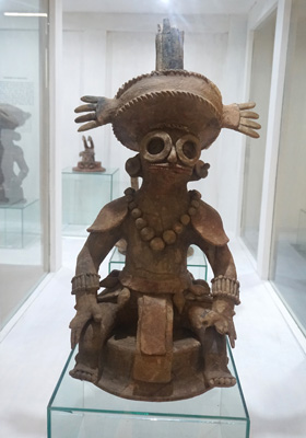 K'Inich Yax K'uk' Mo' Ceramic of Copan dynasty founder., Copan Ruinas Town Museum, Honduras 2016