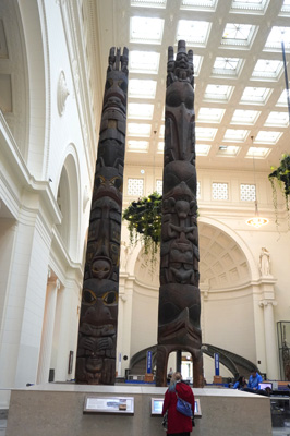 Totem Poles, from Pacific NW, Chicago: The Field Museum, Toronto - Chicago 2019