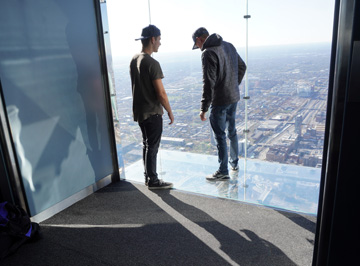 Willis Tower: Glass-floored Skydeck Ledge Sticking straight out, Chicago: Willis Tower, Toronto - Chicago 2019