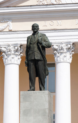 Sovetskaya-Gavan, Russia <small>(2019)</small>, Lenin statues