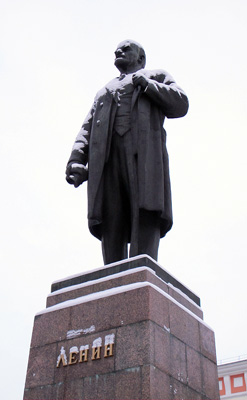 Murmansk, Russia <small>(2011)</small></br>Grimly resolute in t, Lenin statues