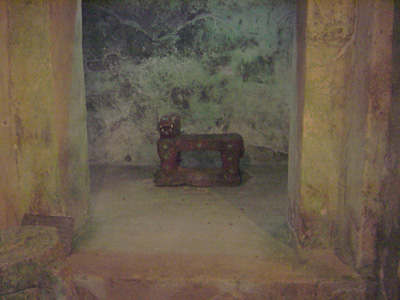 Castillo interior pyramid: jaguar throne, Chichen Itza, Mexico 2004