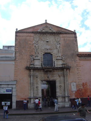 Casa de Montejo (Note the Spanish crushing the barabarians), Merida, Mexico 2004