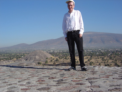 Pyramid of the Moon, plus Scotsman, Teotihuacan, Mexico 2004