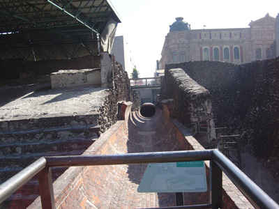 Old sewer cut throigh site in 1900, Templo Mayor, Mexico 2004