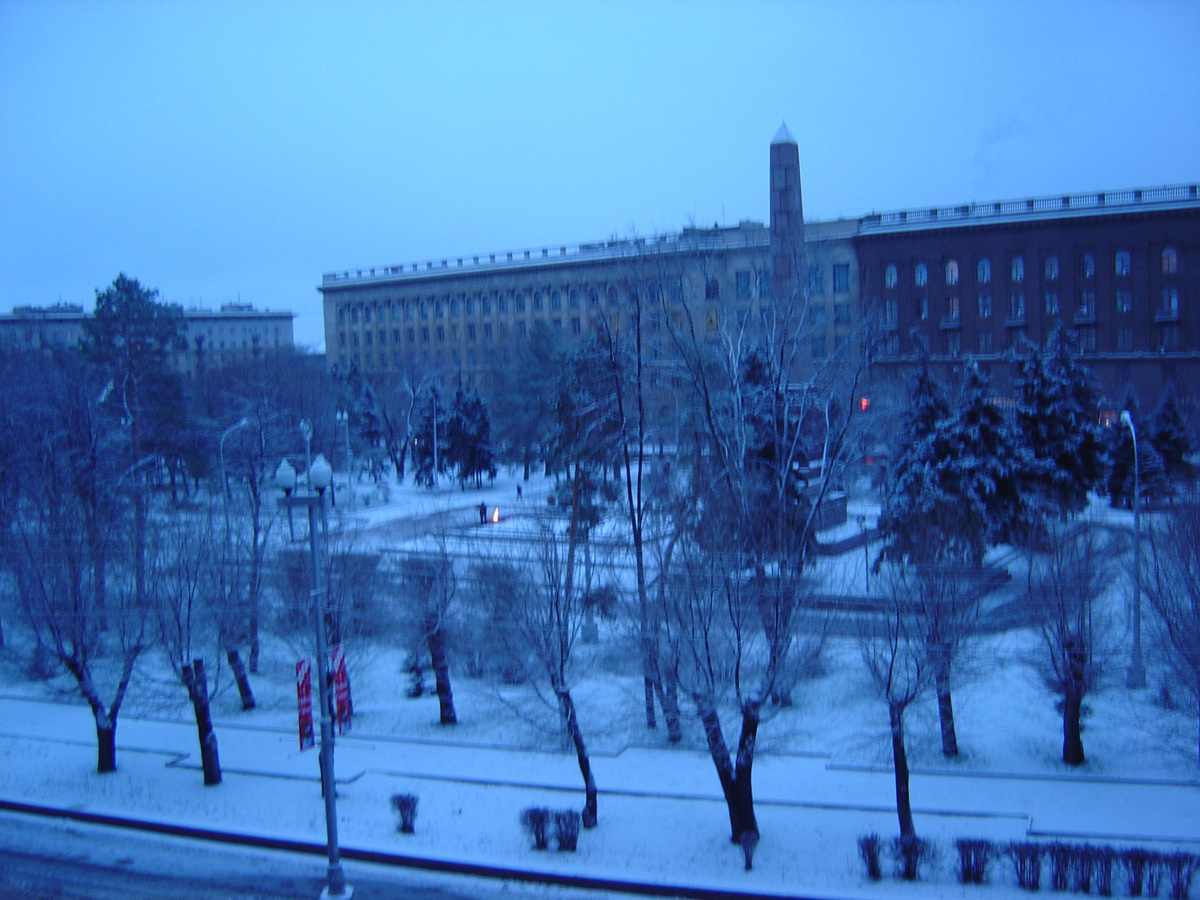 Volgograd 2005, Square of Fallen Warriors (from hotel room)