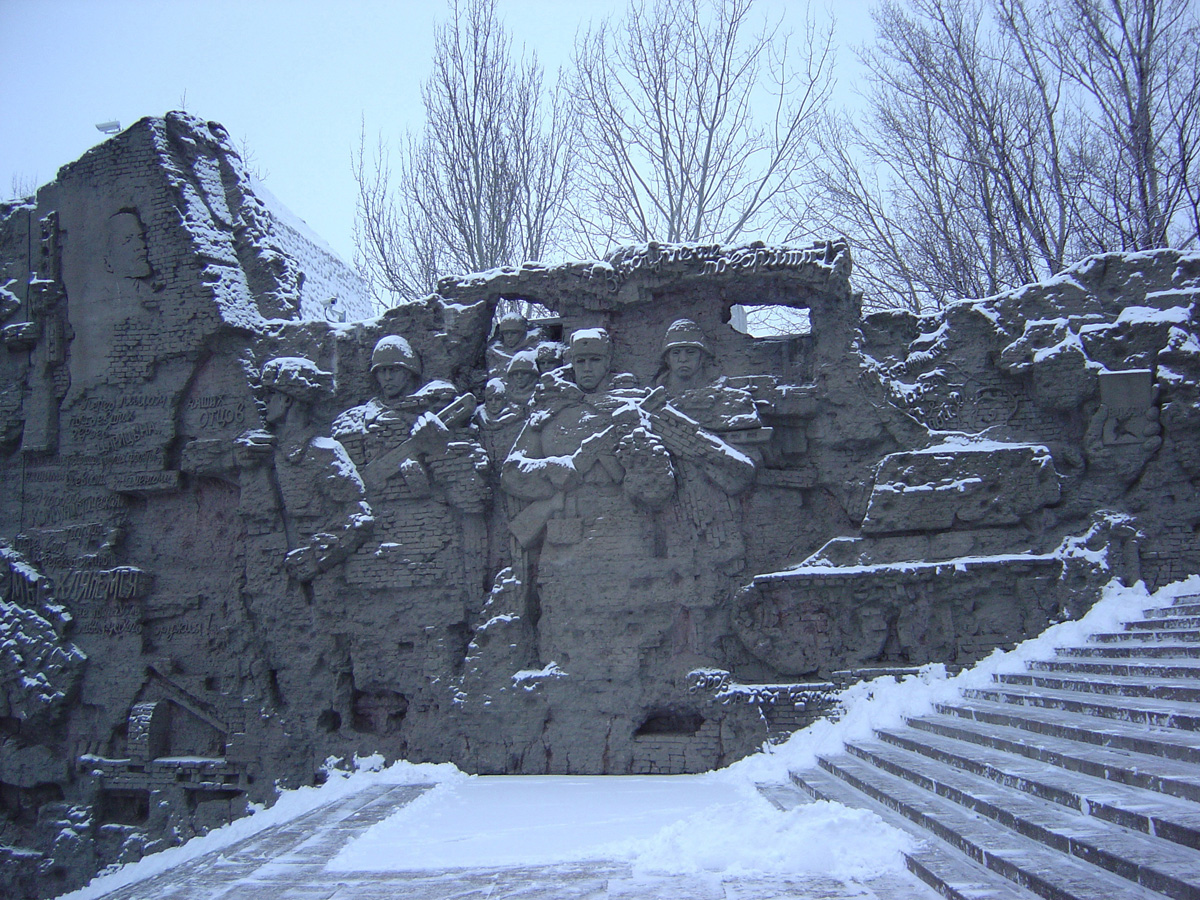 Volgograd 2005, Mamaev Kurgan - memorial sculpture