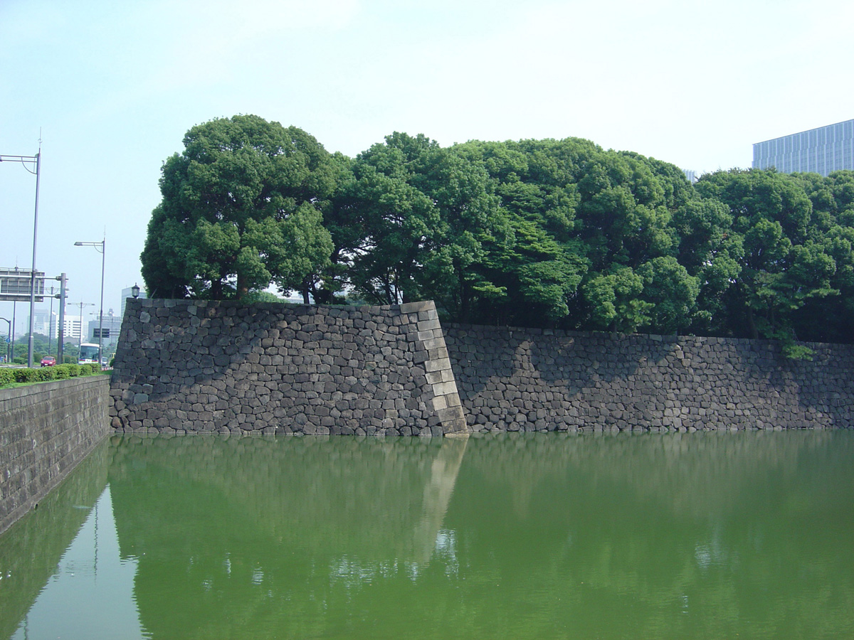 Tokyo 2005, Imperial palace moat