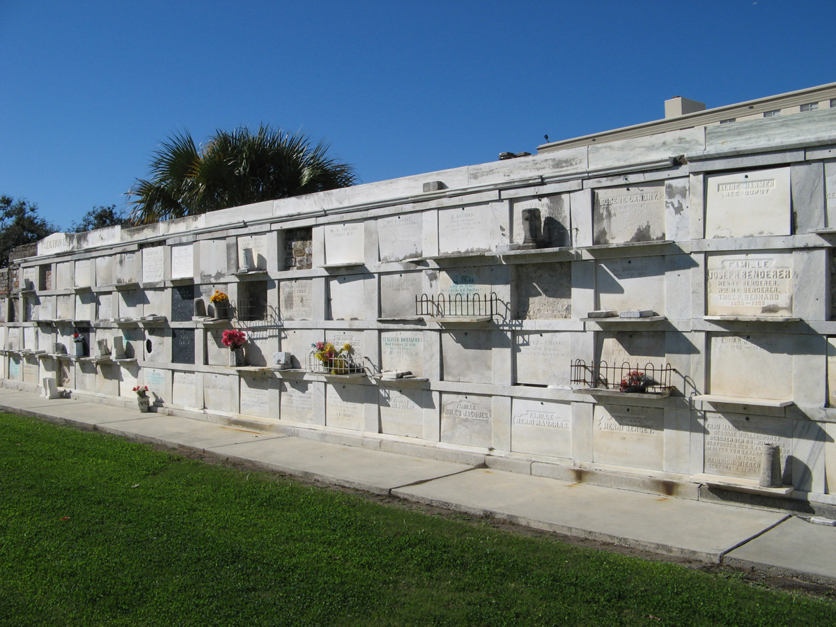 Cities of the Dead, St Louis Cemetery #3 The cheap apartments.