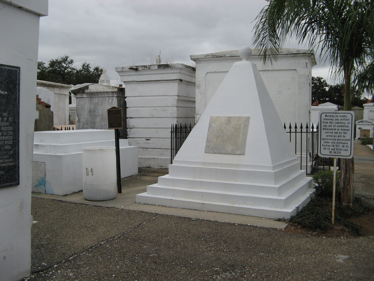 Cities of the Dead, St Louis Cemetery #1
