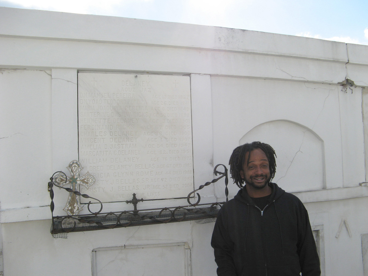 Cities of the Dead, St Louis Cemetery #1 "Apartments" Plus guide, Ernie.