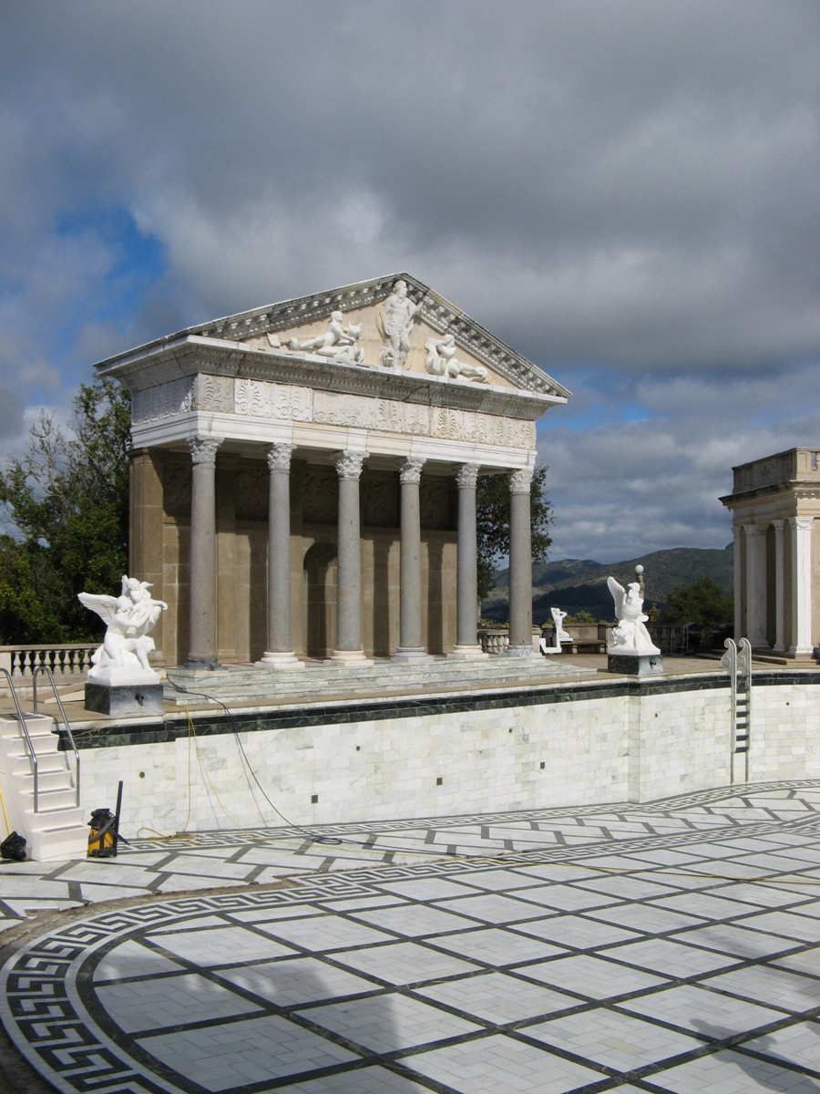 Hearst Castle, San Simeon, Outdoor Swimming Pool With (partly) authentic Roman Temple.