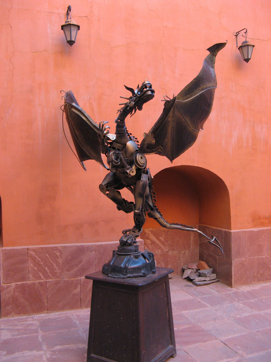 Potosi, Potosi: Tourist Office Dragon