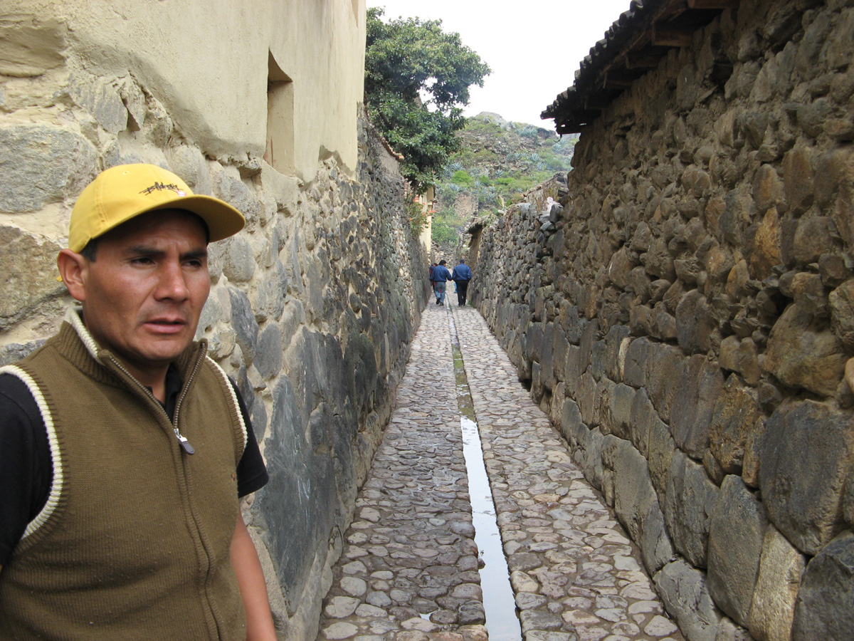 Scared Valley, Ollantayambo: Incan Walls + Guide