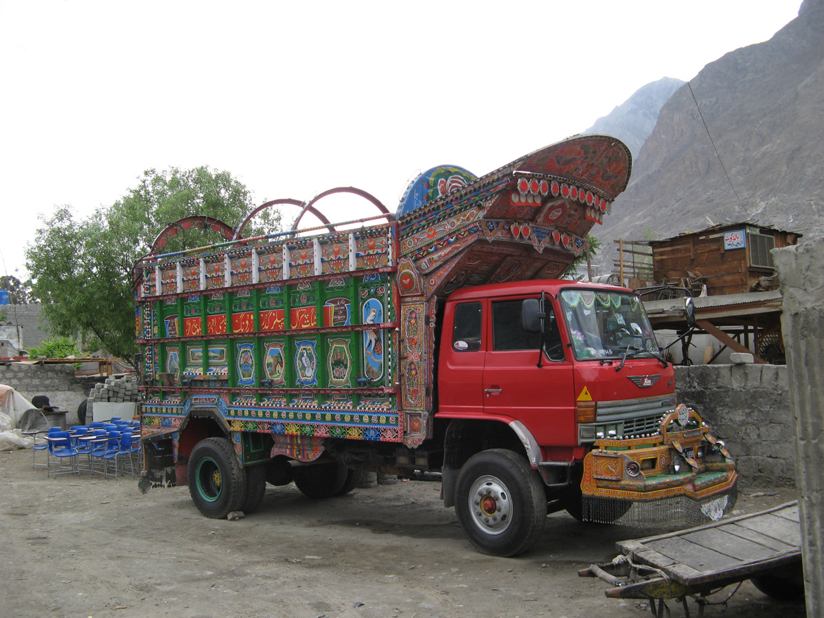 Khunjerab to Islamabad, Gilgit: Bedford Truck