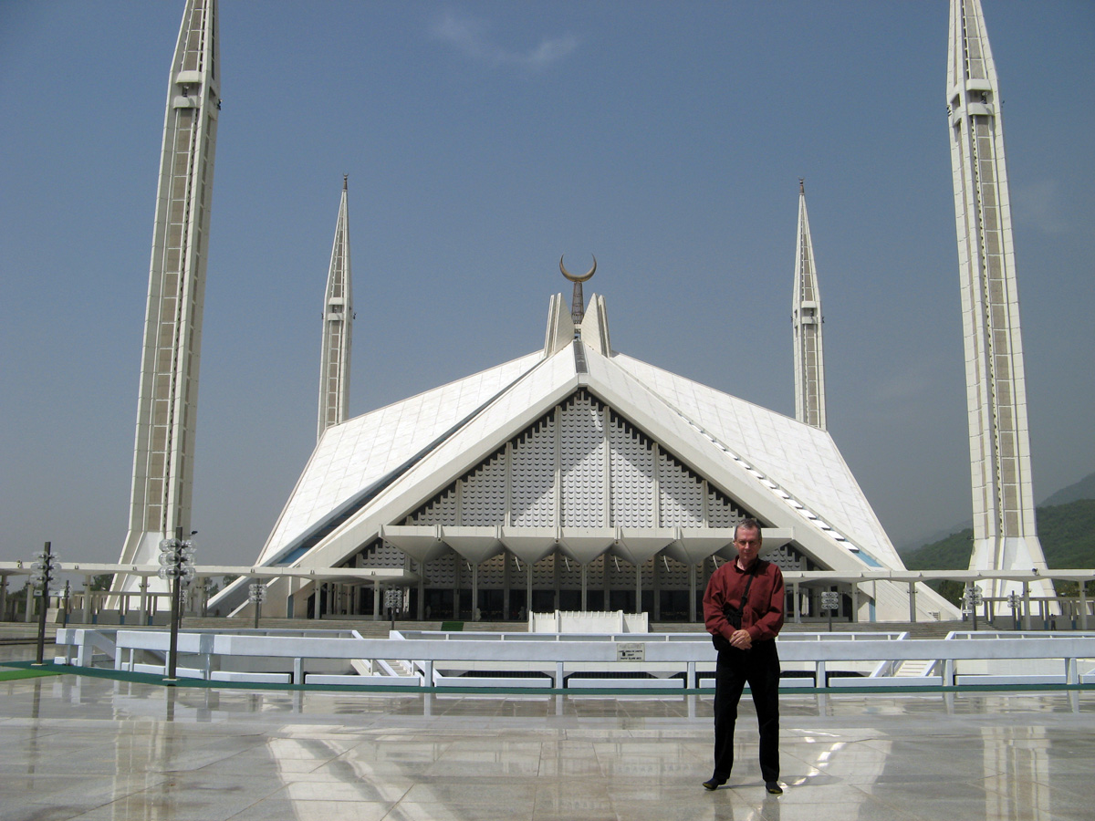 Islamabad & Rawalpindi, Scotsman at Shah Faisal Mosque