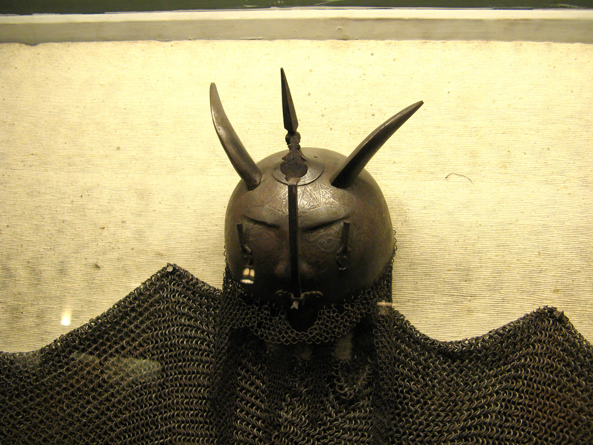 Lahore, Lahore Museum: Helmet & Mail