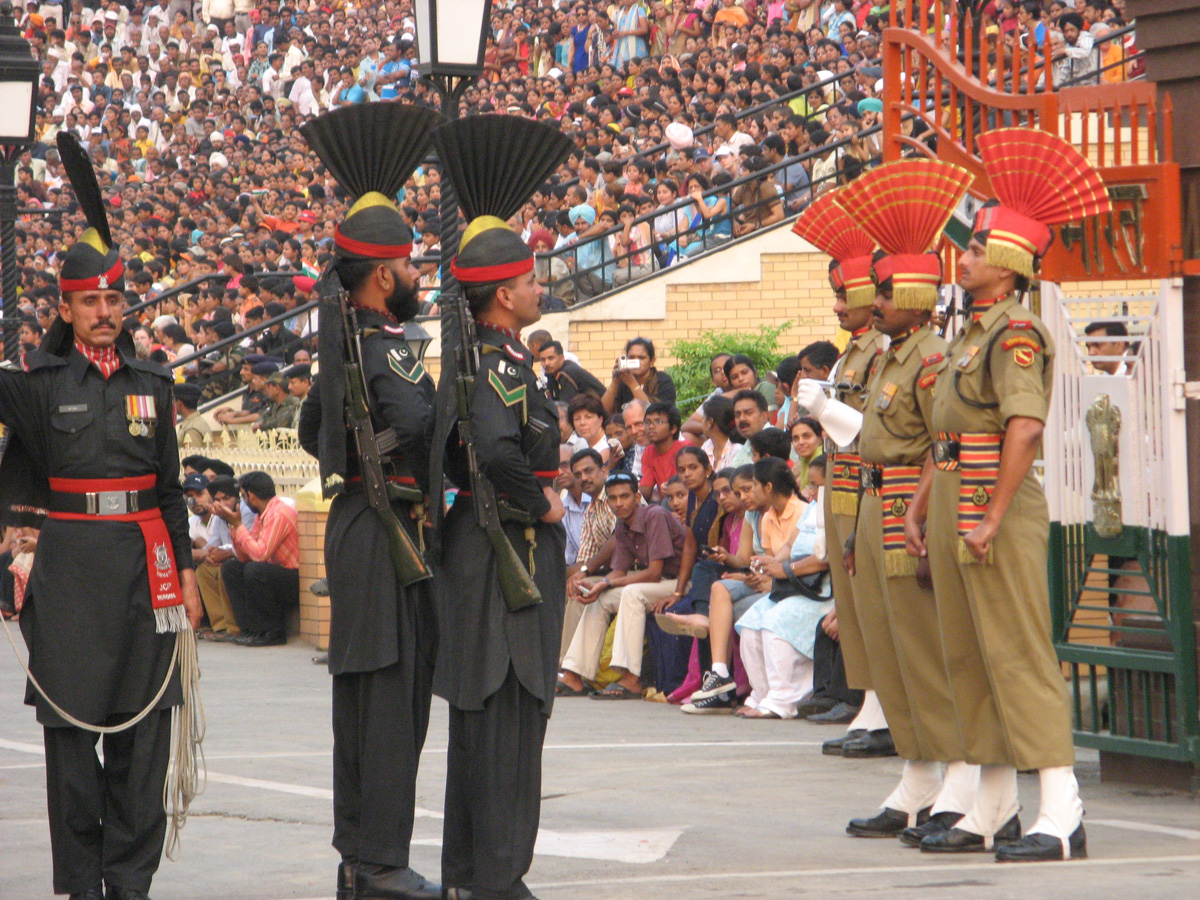 Wagha, Face to Face Posturing