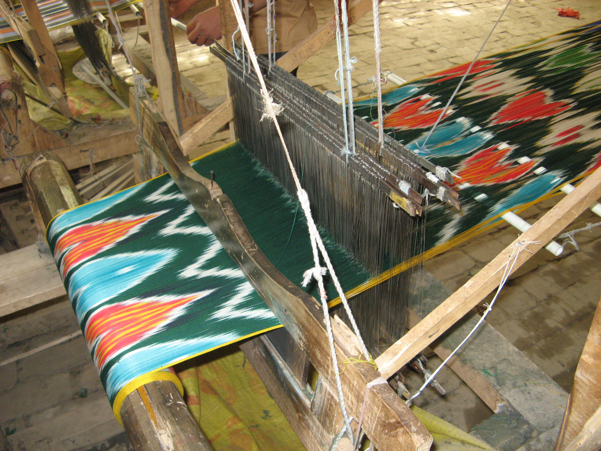 Niya - Hotan - Karghilik - Yarkan - Yengisar, Silk Weaving