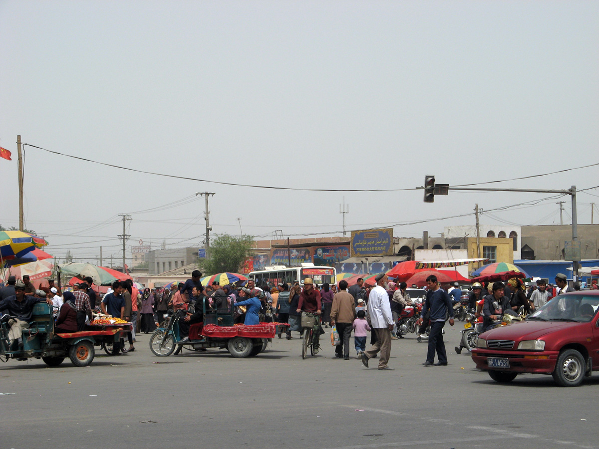 Niya - Hotan - Karghilik - Yarkan - Yengisar, Hotan Sunday Market
