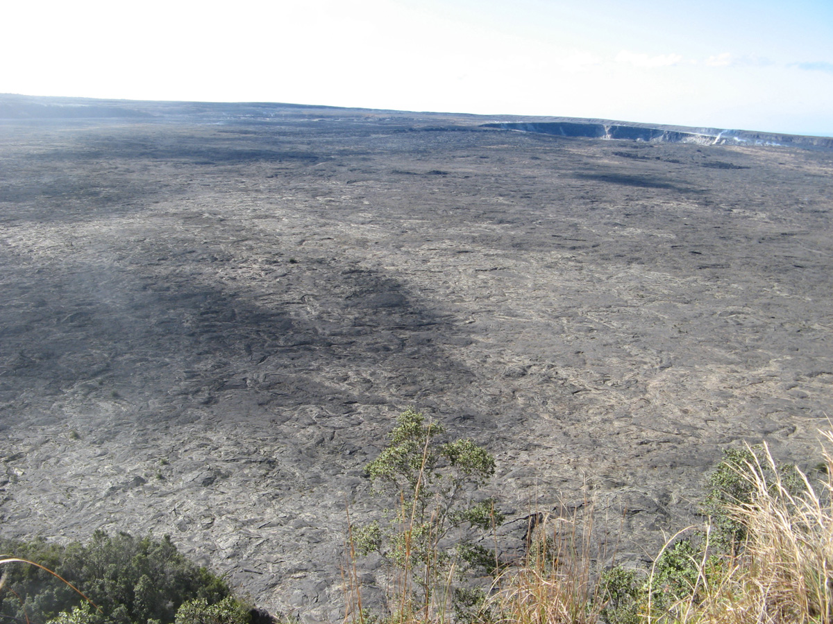 Hawaii 2008, Looking across Kilauea caldera
