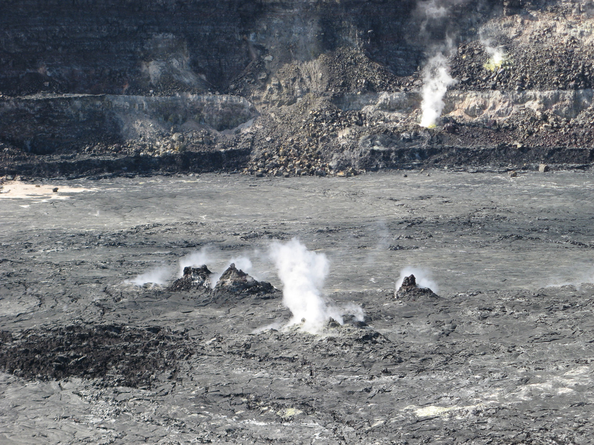 Hawaii 2008, Inside Kilauea caldera