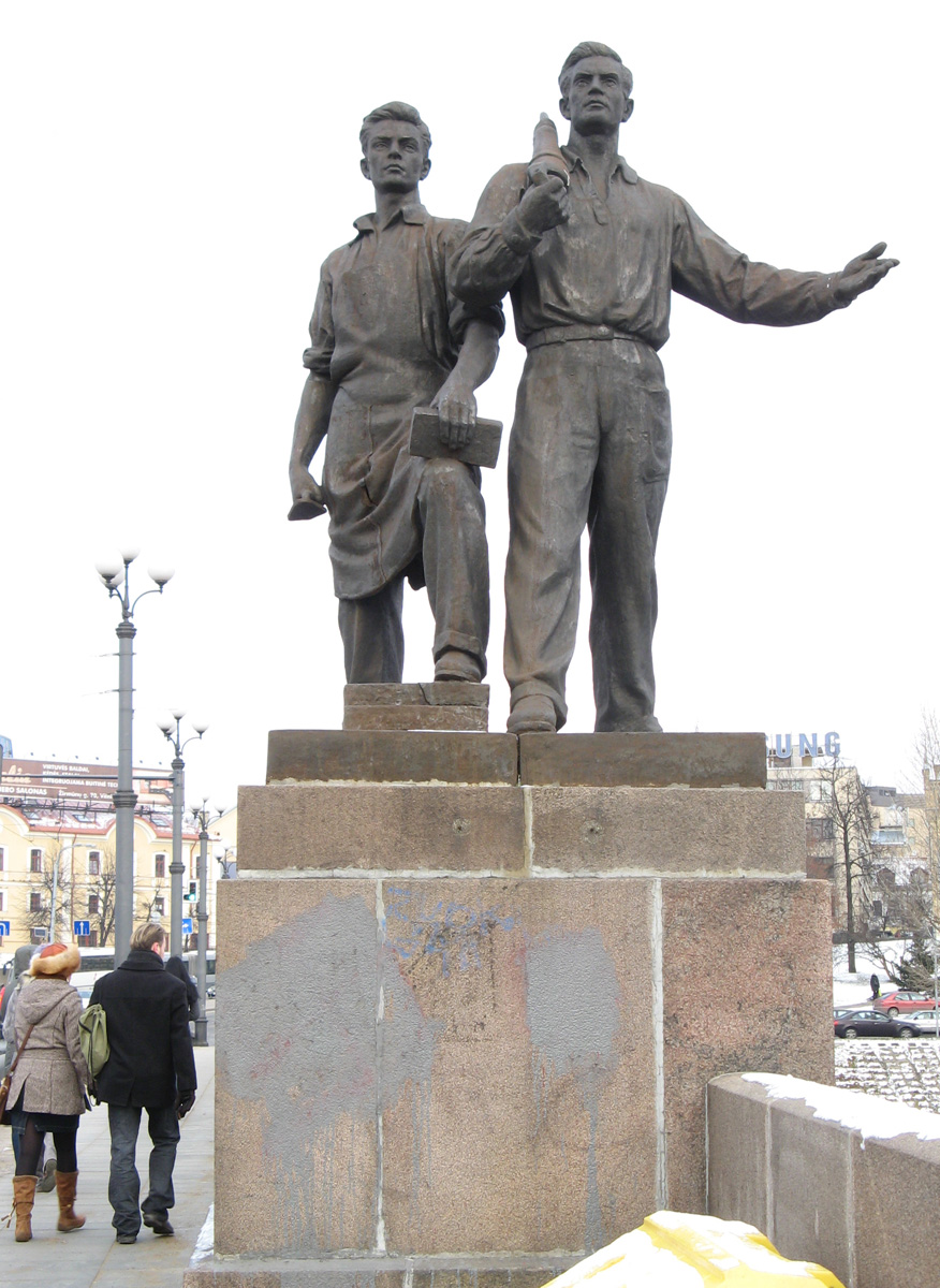 Vilnius 2008, Heroic Soviet Workers On the Green Bridge.