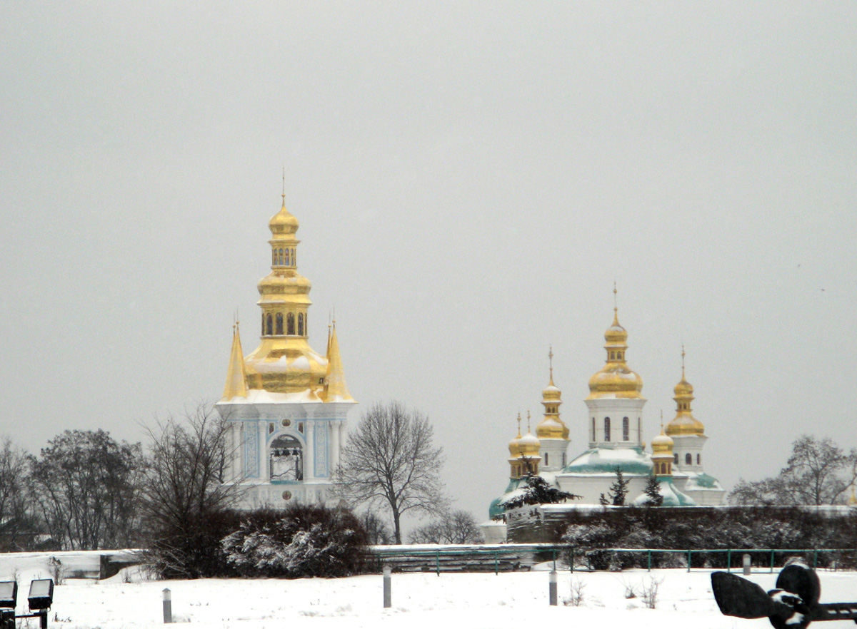 Kiev, Kievo-Pechersk  Larva From South.