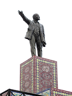 Lenin in Ashgabad, Turkmenistan 2008