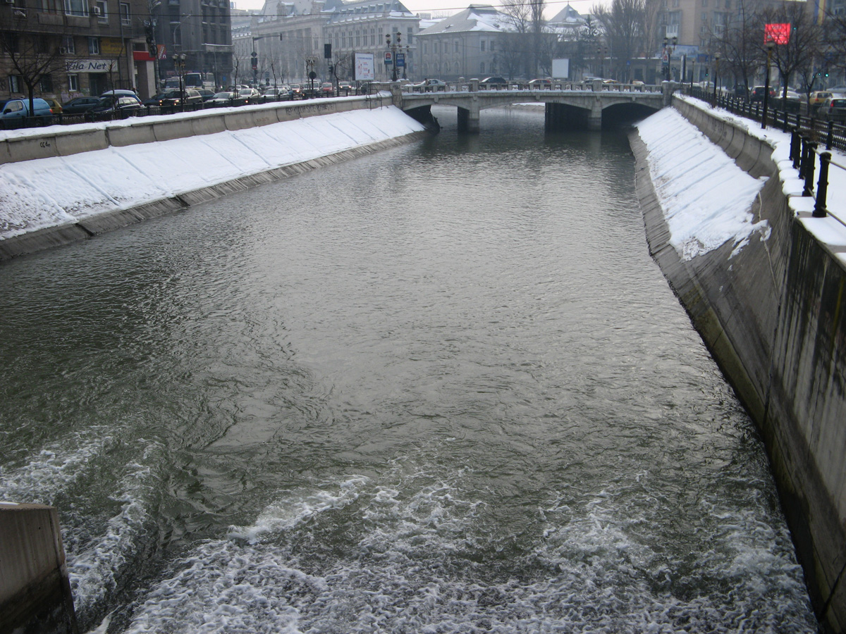 Bucharest, D�mbovita River
