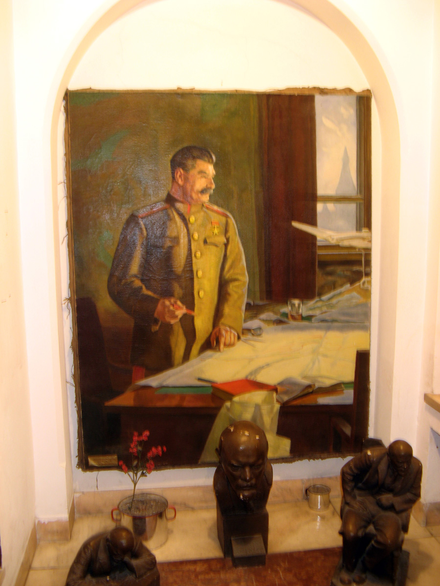 Bucharest, Peasant Museum: Basement Stalin