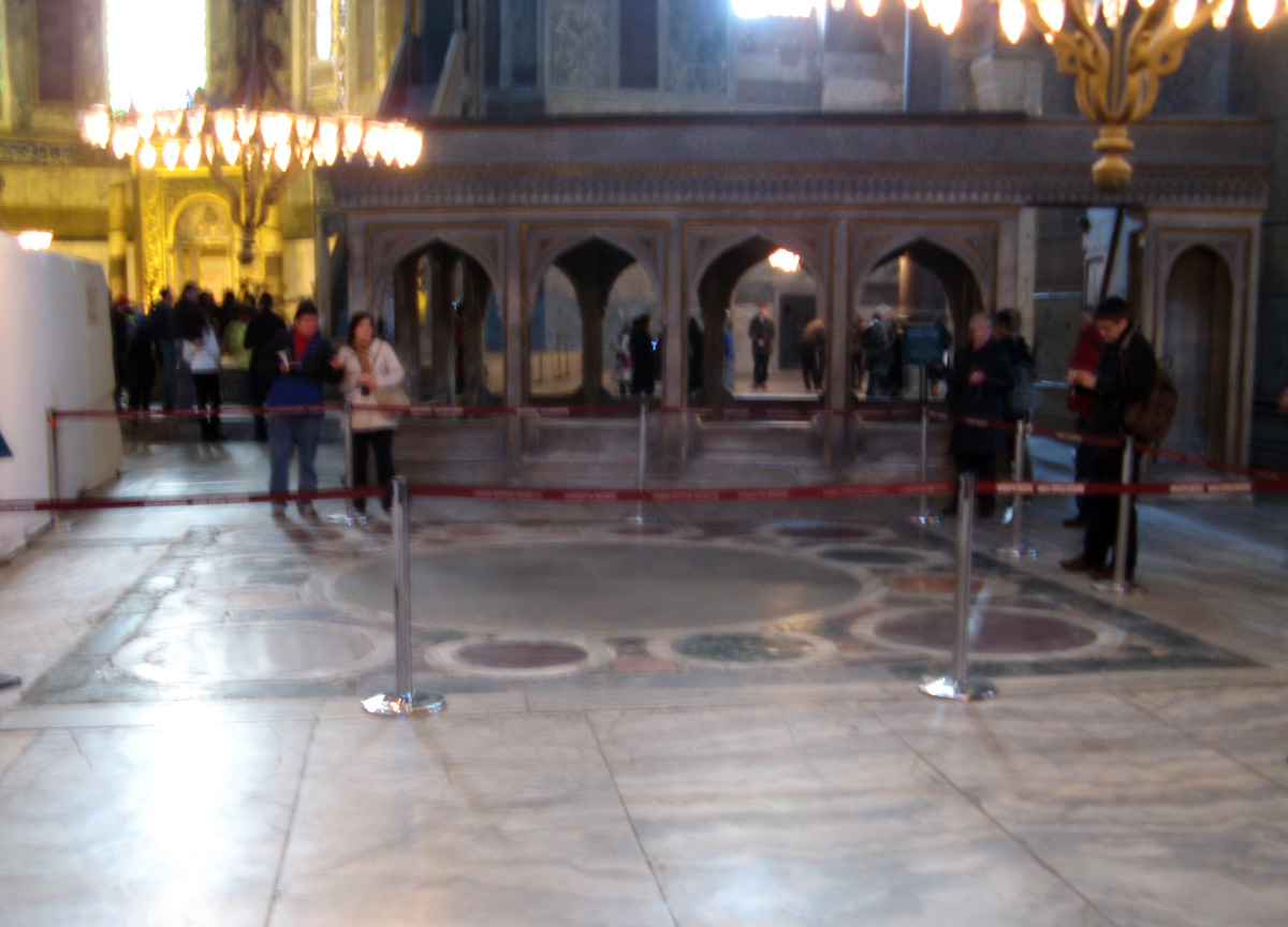 Hagia Sophia, Omphalion: coronation marker