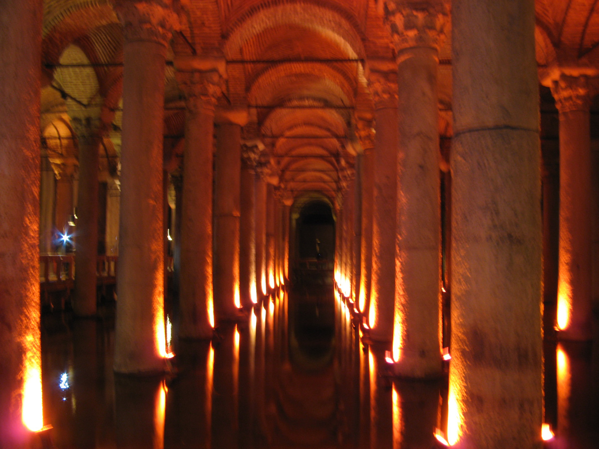Great Cistern, Avenue of Columns