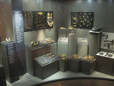 Bronze age gold, Budapest, 2009 Middle Europe