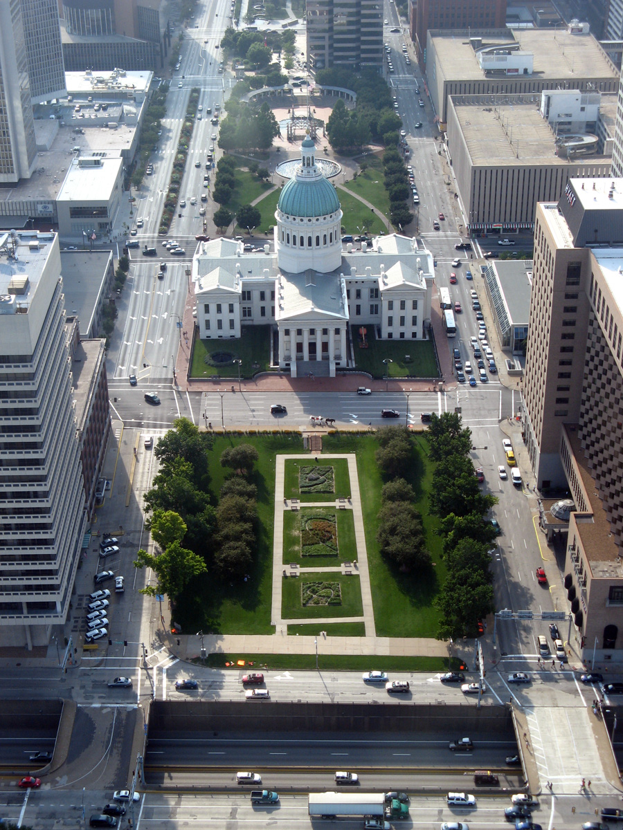 St Louis, Old Courthouse, from Gateway Arch