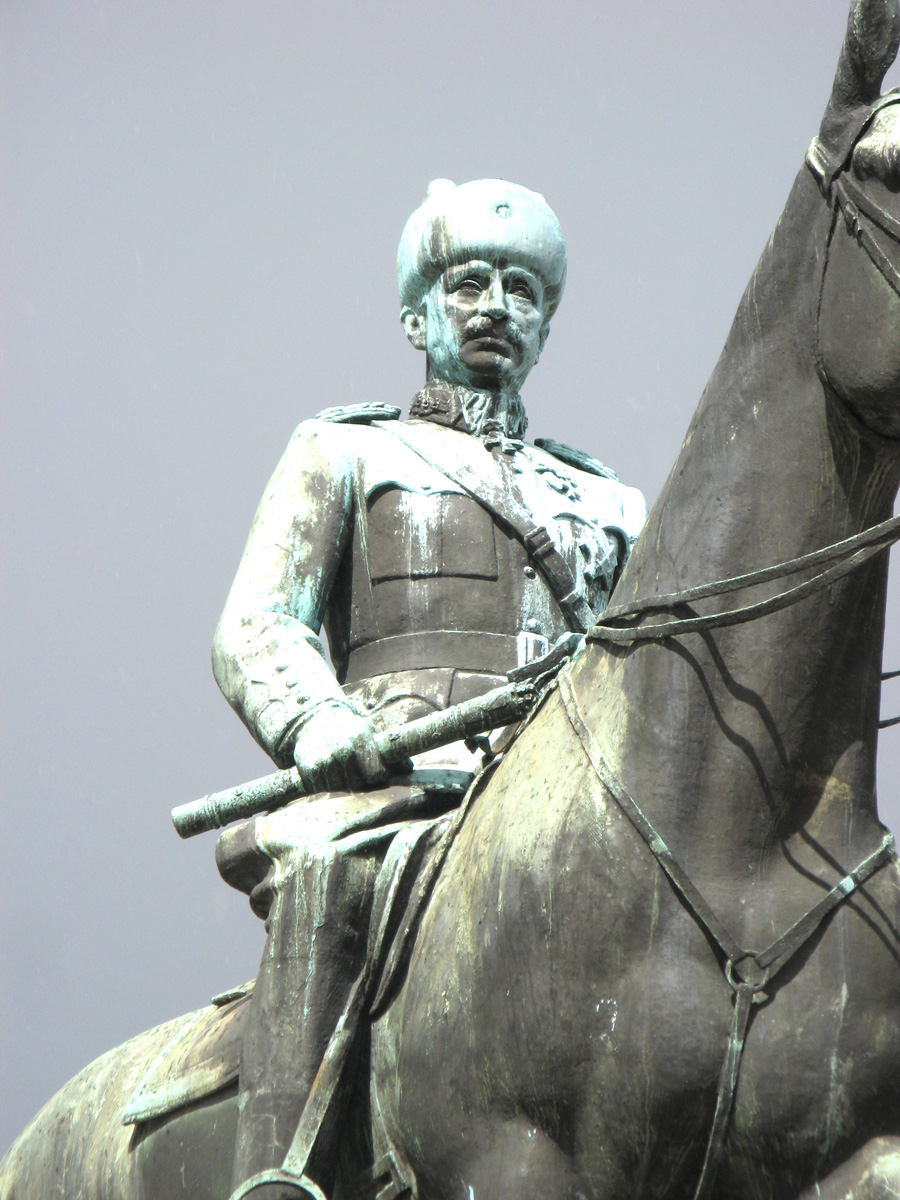 Helsinki, Mannerheim Statue: closeup
