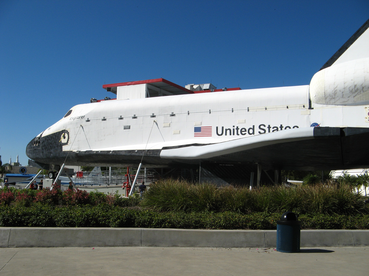 Visitor Center, Shuttle mock-up