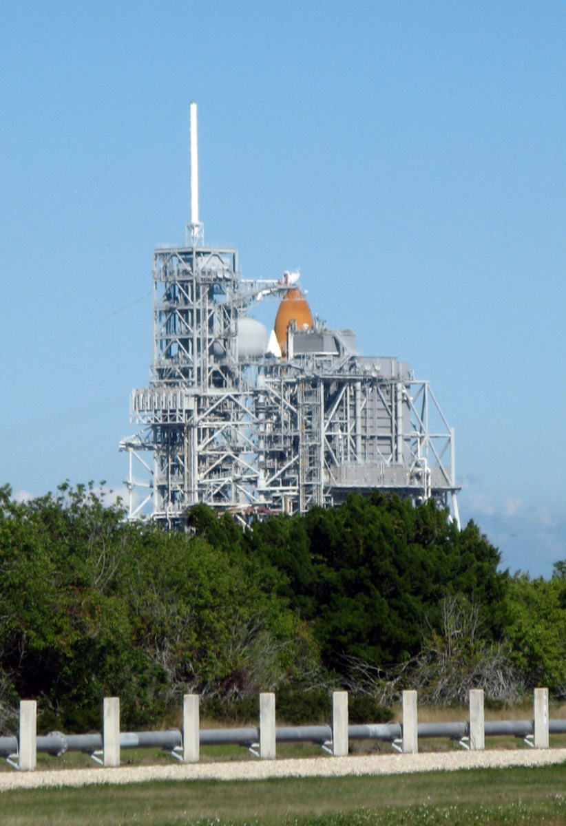 NASA Up-Close Tour, Atlantis on the pad