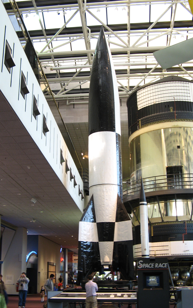 Smithsonian, V2